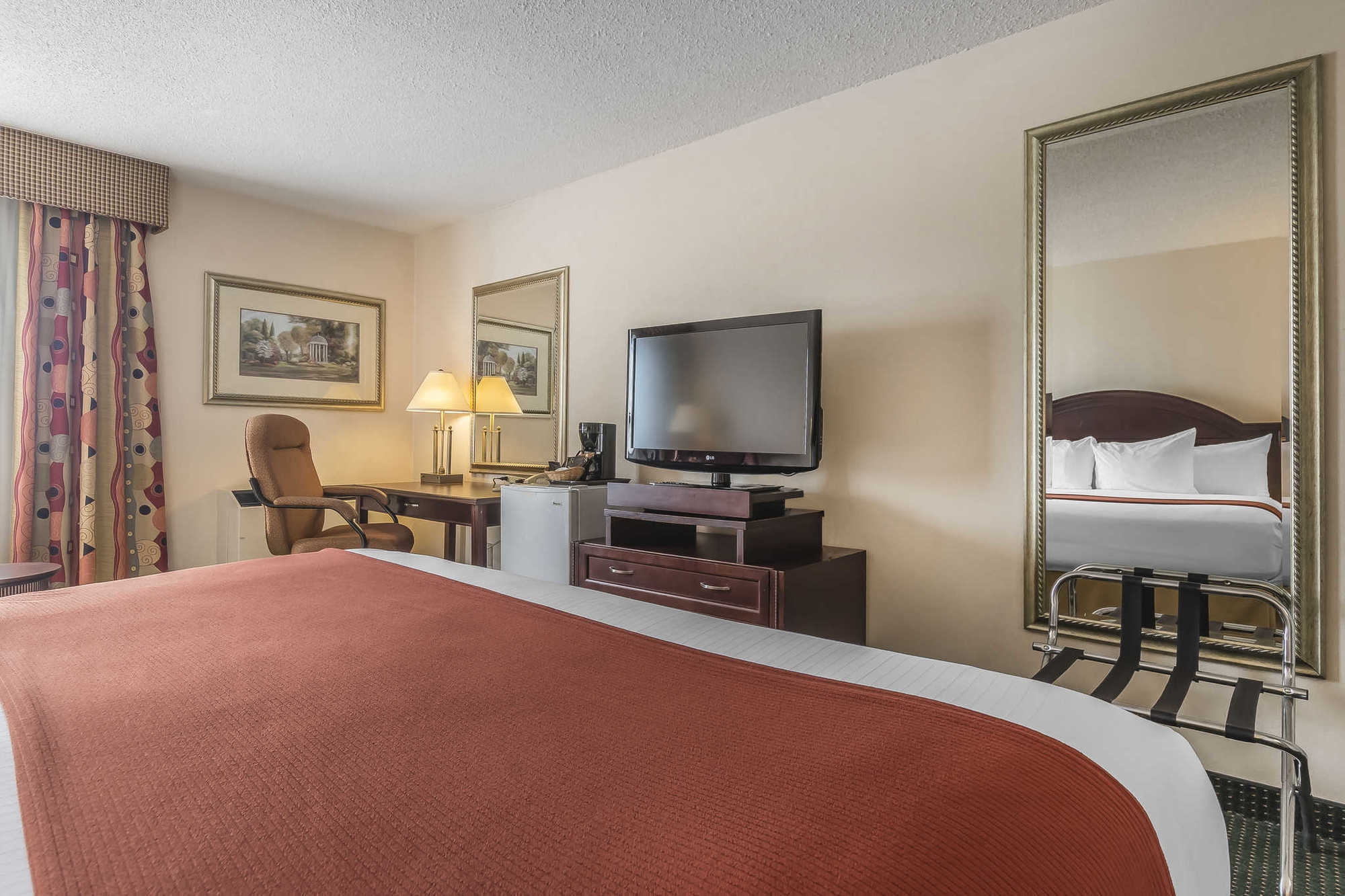 Quality Inn & Suites Mississauga Zimmer foto